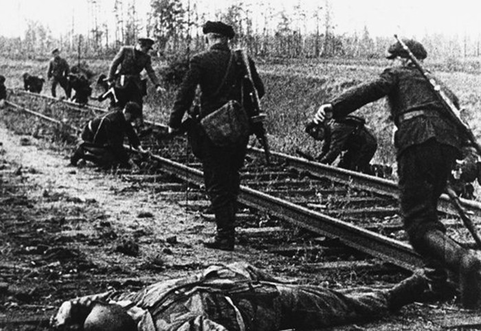 2. 1943 год.jpg