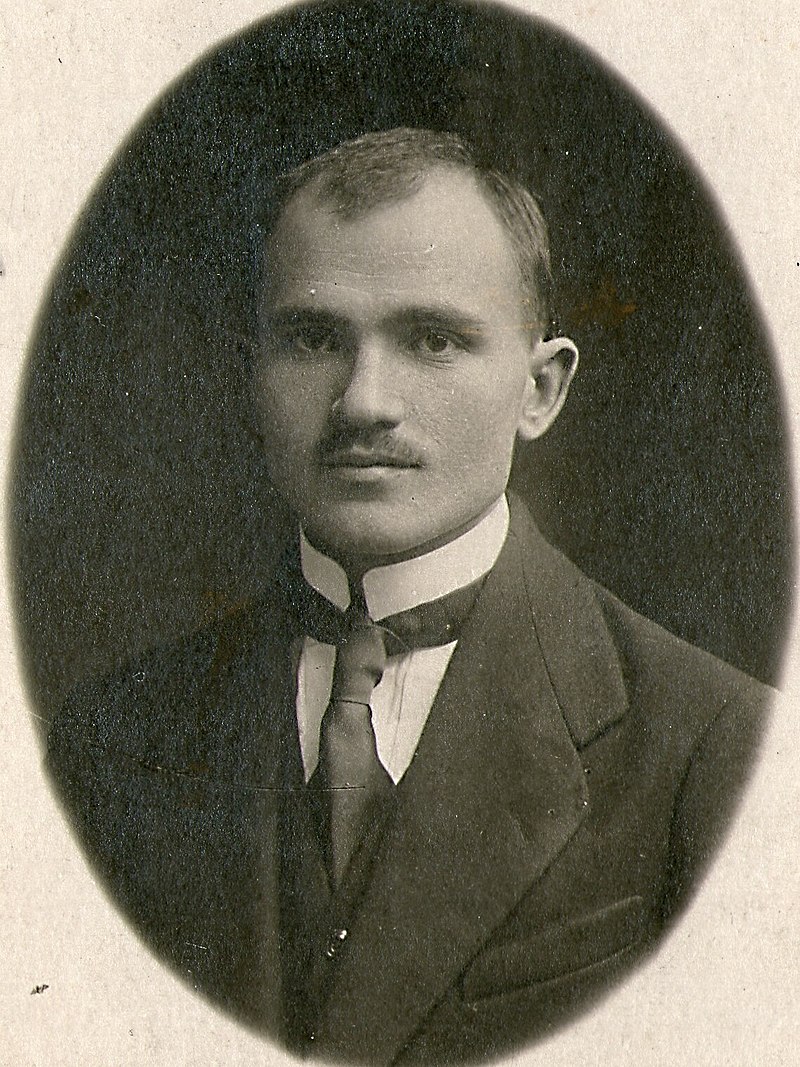 1. Максим Горецкий.jpg