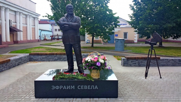4. Эфраим Севела.jpg